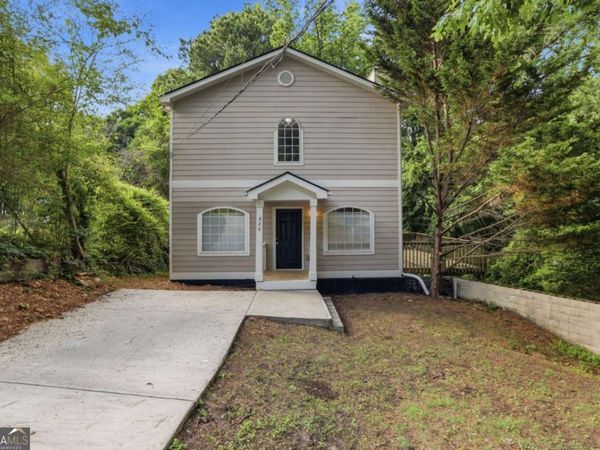 820 Magna Carta Drive NW, Atlanta, GA 30318