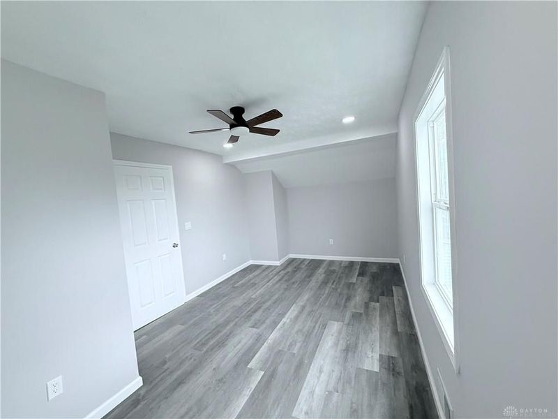 945 Springfield Street, Dayton, OH 45403 Photo 13