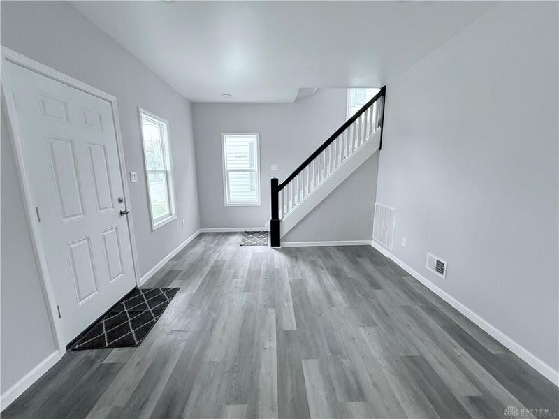 945 Springfield Street, Dayton, OH 45403 Photo 9