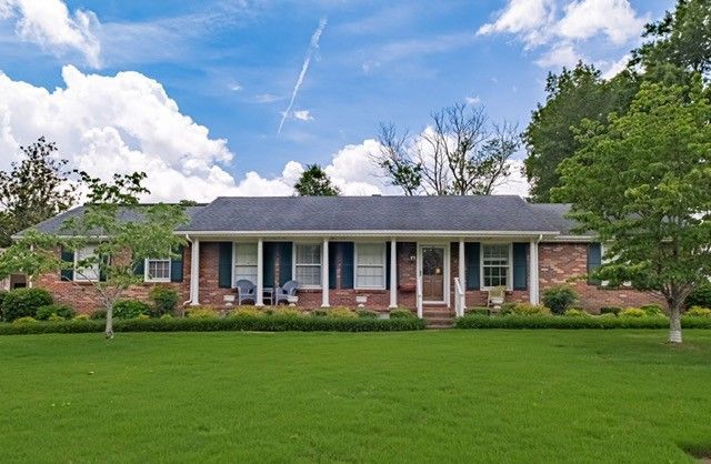 301 Lannom Cir, Tullahoma, TN 37388 Main Photo