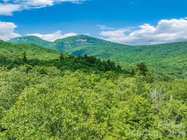 2 Cardinal Drive W, Lake Toxaway, NC 28747