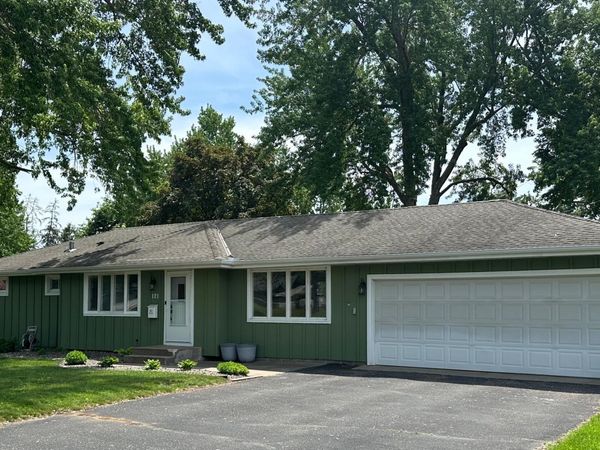 121 E 94 1/2 Street , Bloomington, MN 55420