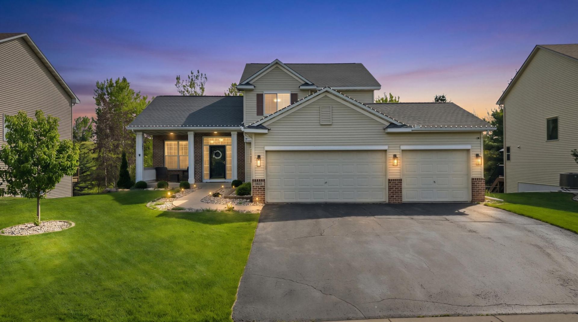 1857 Wyndam Drive , Shakopee, MN 55379