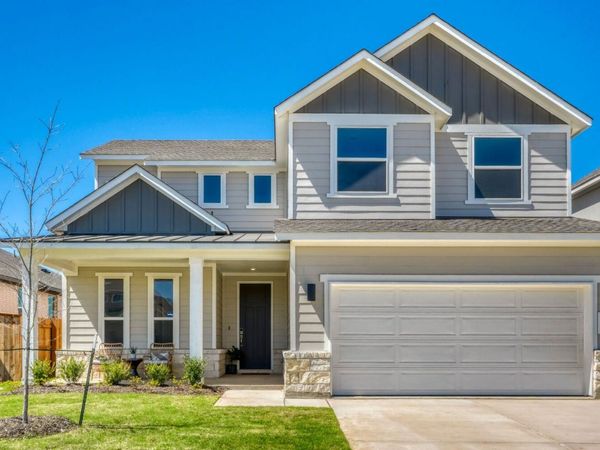 141 Sincere DR, Kyle, TX 78640