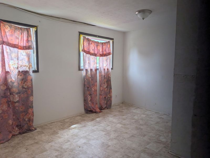 20 S High Street , Glouster, OH 45732 Photo 10