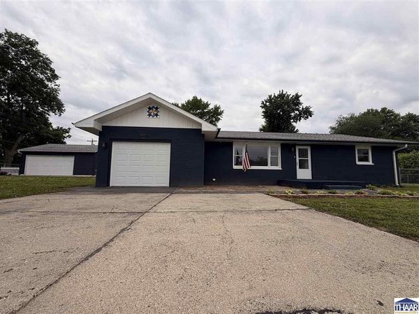 729 Monroe Street, Montezuma, IN 47862