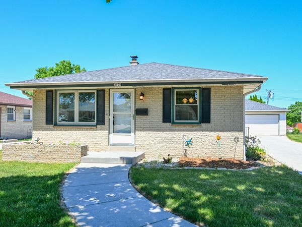 2508 W Halsey Ave, Milwaukee, WI 53221