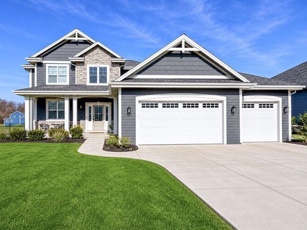 S54W25488 Pebble Brook Ct, Waukesha, WI 53189