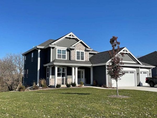 S54W25488 Pebble Brook Ct, Waukesha, WI 53189