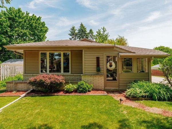 5848 N 114th St, Milwaukee, WI 53225
