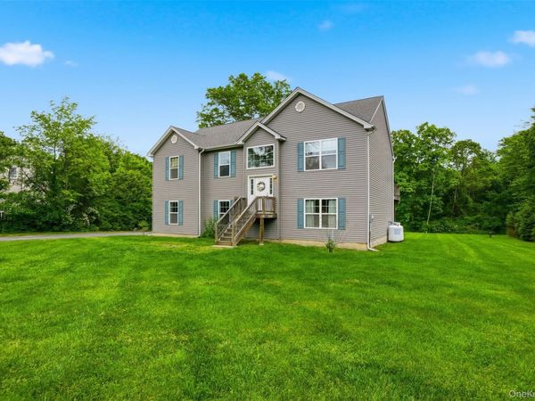 201 Kingsview Highway , Wallkill, NY 12589