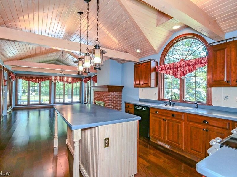 7290 Hunters Trail, Concord Township, OH 44077 Photo 9