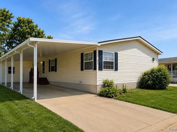 312 Cranberry Beach Boulevard, White Lake Twp, MI 48386