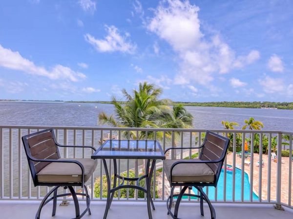 8800 BAY PINES BOULEVARD, Unit 212, ST PETERSBURG, FL 33709