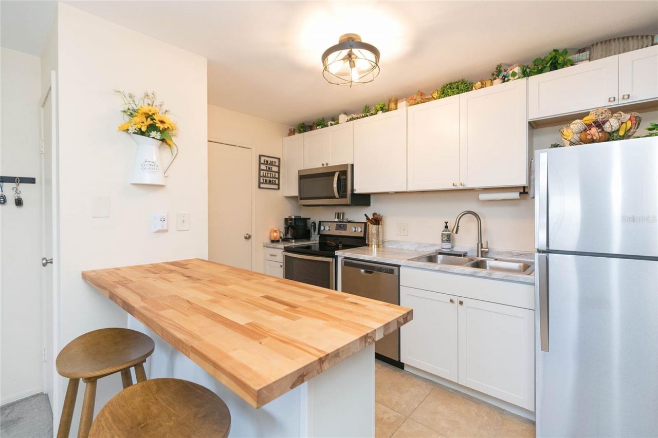 1400 Gandy Boulevard N, Unit 507, Saint Petersburg, FL 33702 Photo