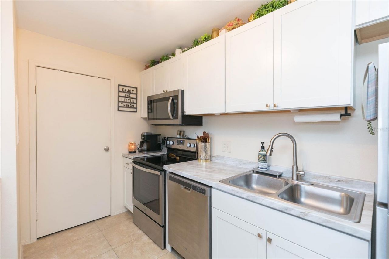 1400 Gandy Boulevard N, Unit 507, Saint Petersburg, FL 33702 Photo
