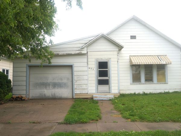 403 E PLEASANT ST, Elk Point, SD 57025