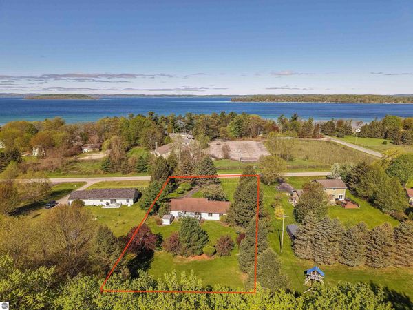 13686 Hedeen Drive, Traverse City, MI 49686