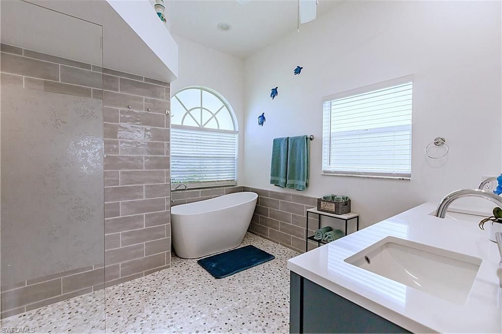 2910 SW 37th Ter , Cape Coral, FL 33914 Photo