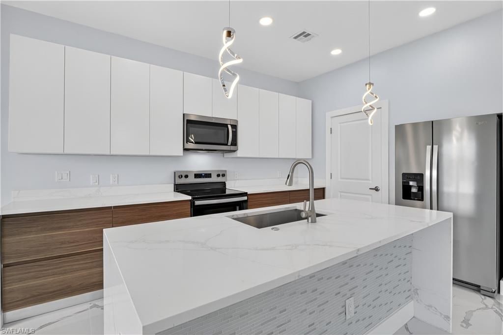 454 Mercedes Ct, Lehigh Acres, FL 33972 Photo