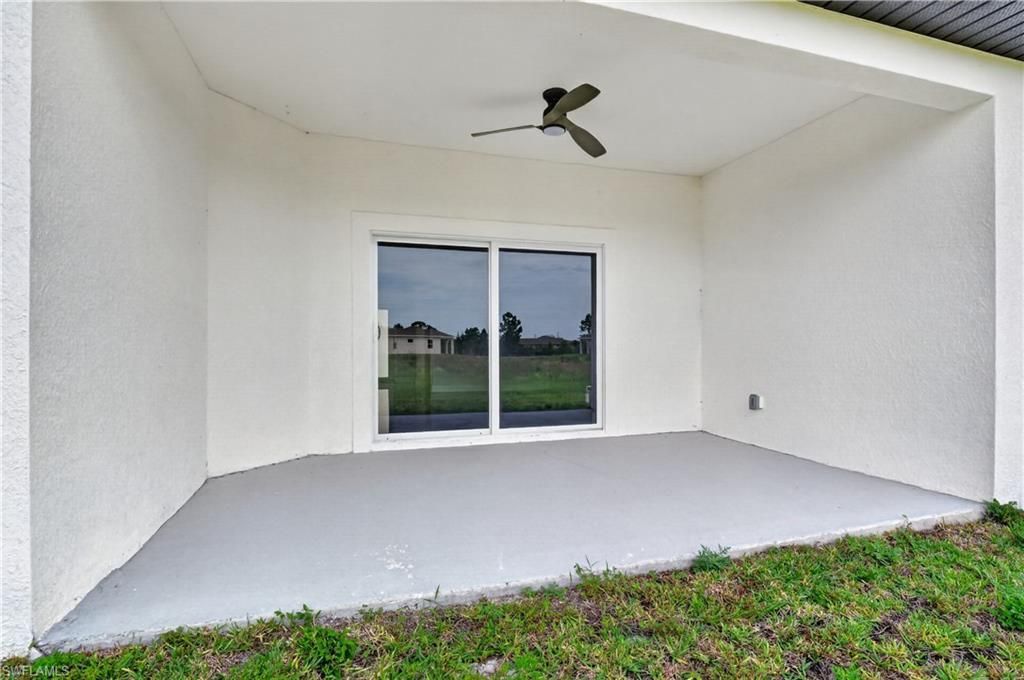 454 Mercedes Ct, Lehigh Acres, FL 33972 Photo