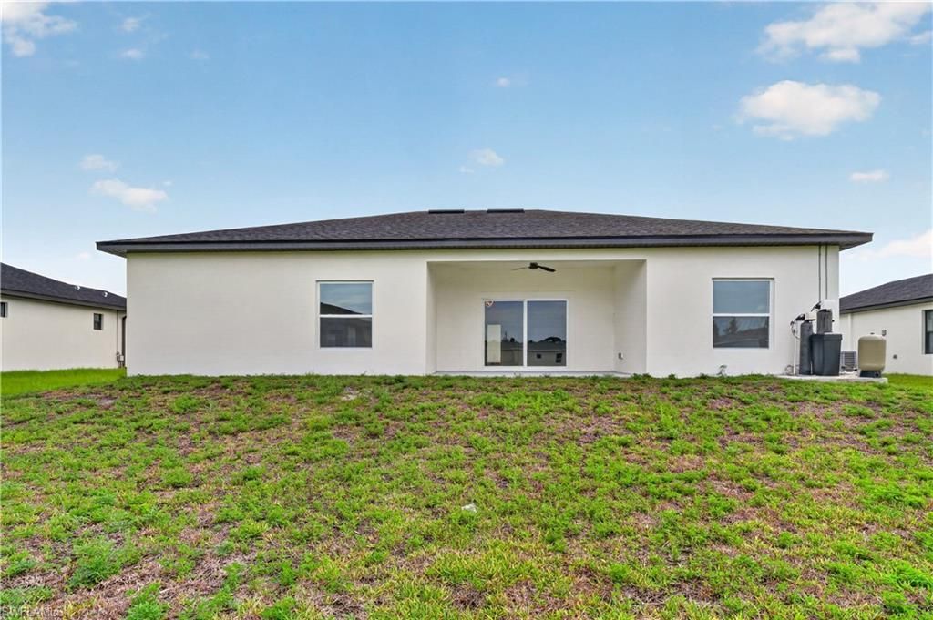 454 Mercedes Ct, Lehigh Acres, FL 33972 Photo