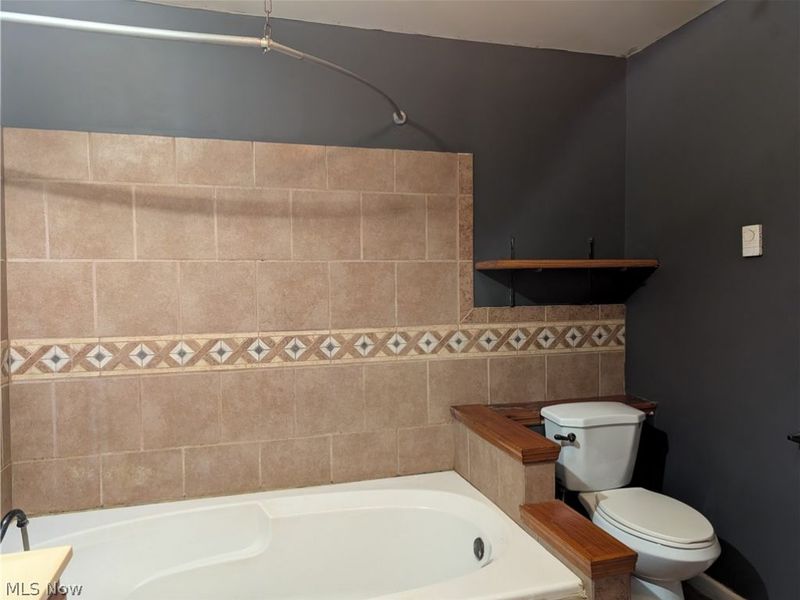 20 S High Street , Glouster, OH 45732 Photo 7