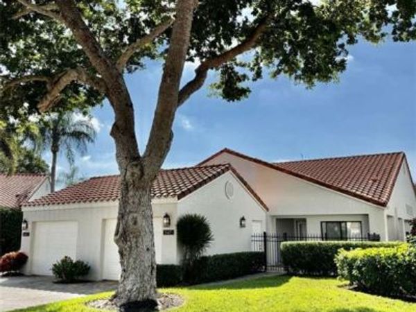 547 Beachwalk CIR , NAPLES, FL 34108
