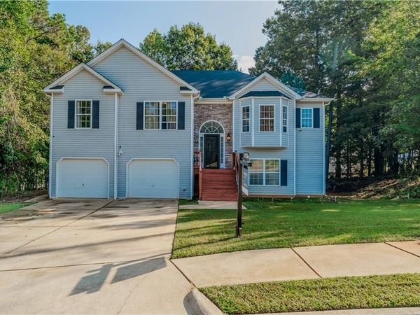 6160 Queensdale Drive , Douglasville, GA 30135