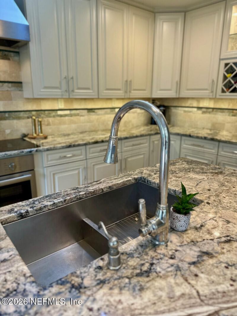 9897 Sawgrass Drive E, Ponte Vedra Beach, FL 32082 Photo