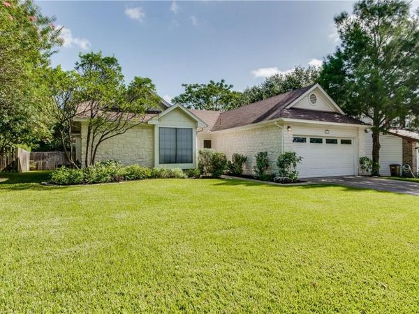 7414 Whistlestop DR , Austin, TX 78749