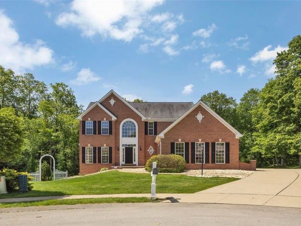 425 Mallard Dr, Cranberry Twp, PA 16066