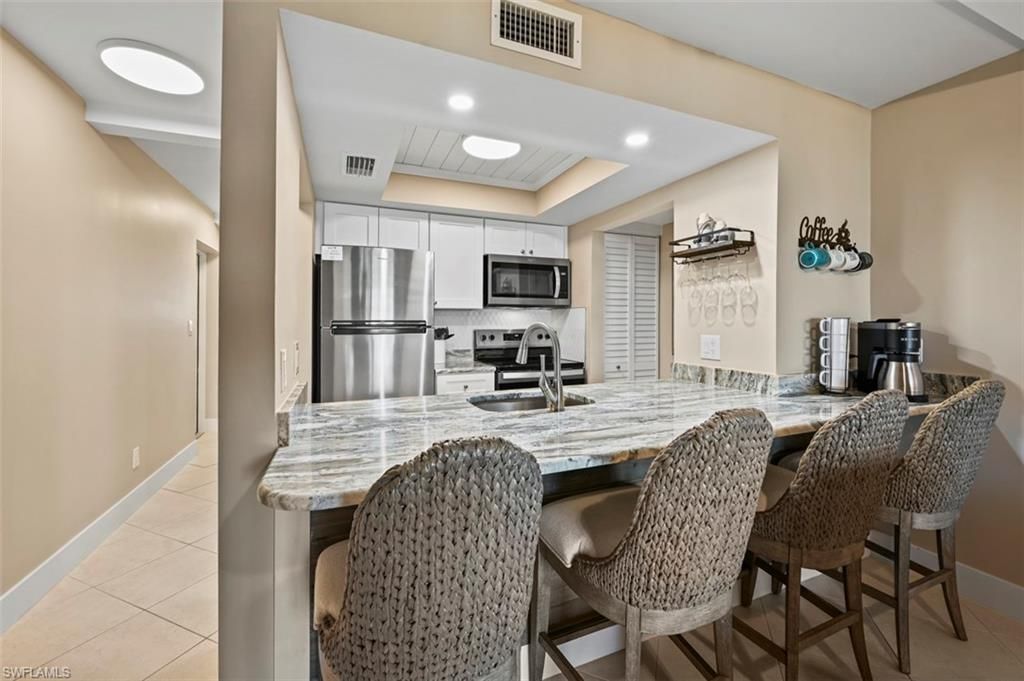 200 Lenell Rd , Unit 215, Fort Myers Beach, FL 33931 Photo