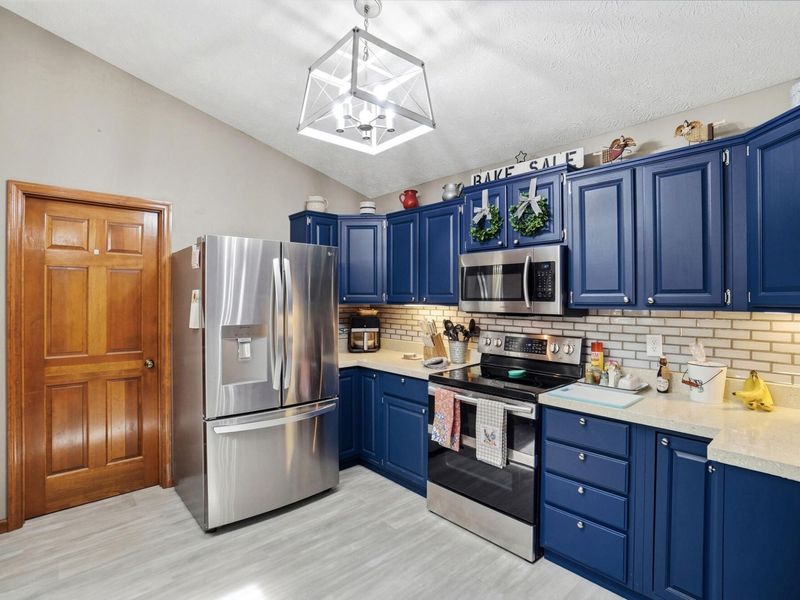 1912 Wedgewood Circle, Springfield, OH 45503 Photo 8