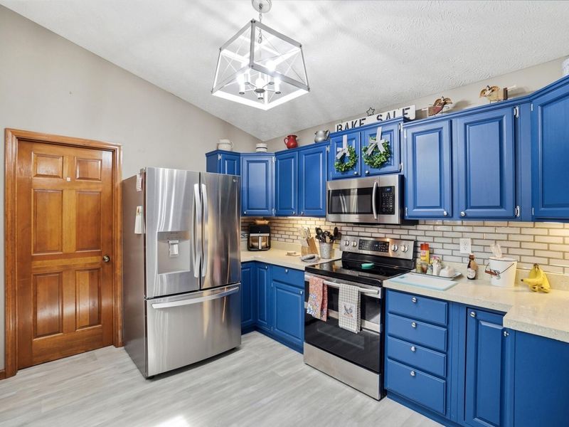 1912 Wedgewood Circle, Springfield, OH 45503 Photo 8