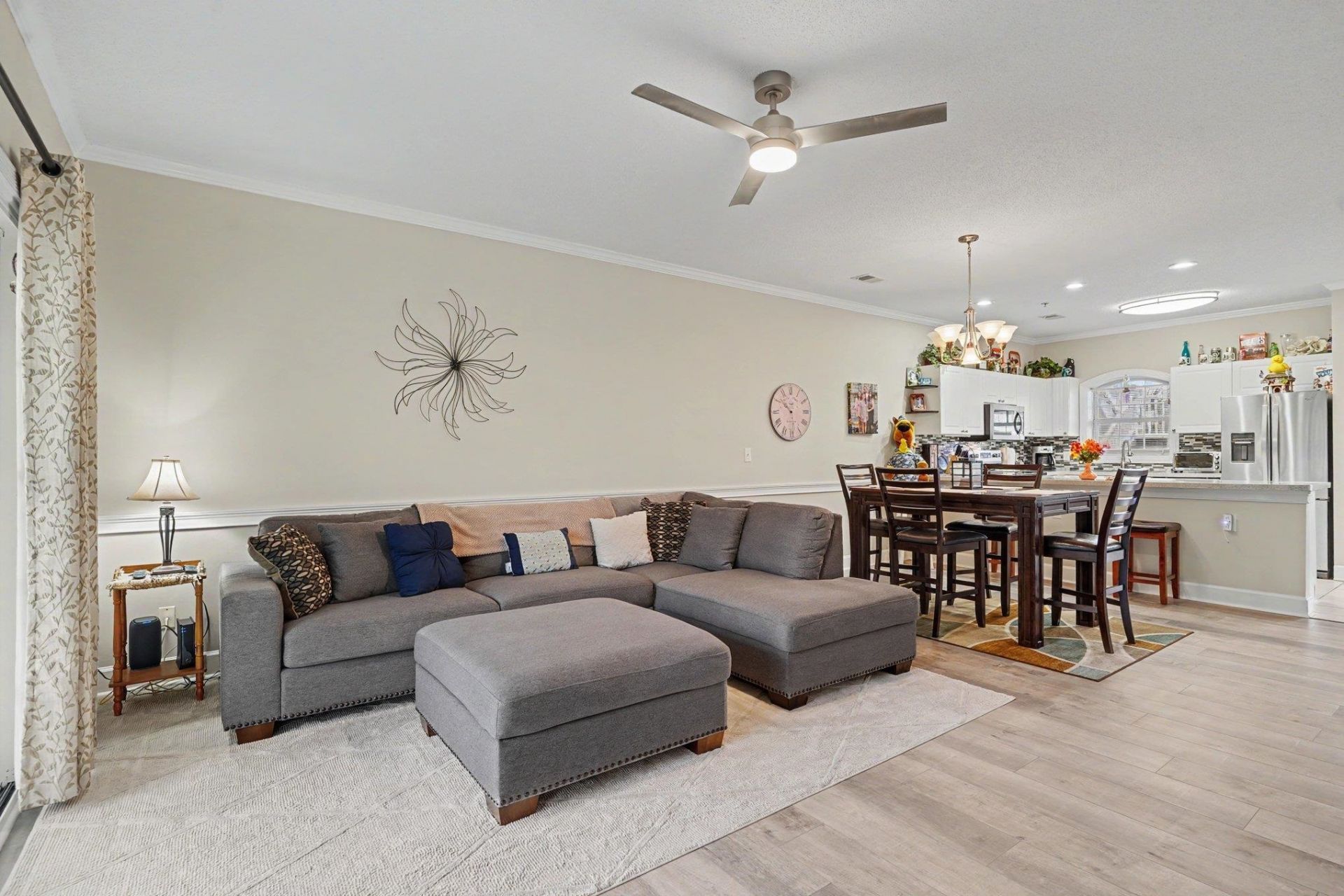 4847 Carnation Circle  Photo 4