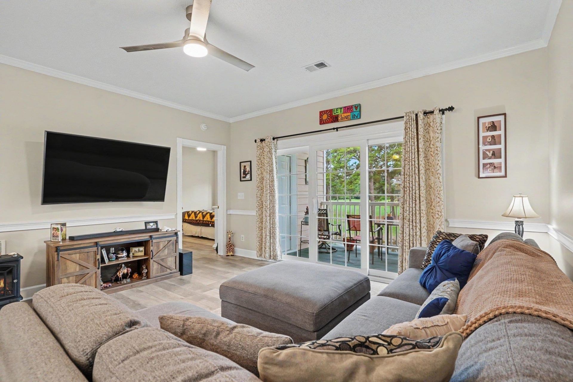 4847 Carnation Circle  Photo 6