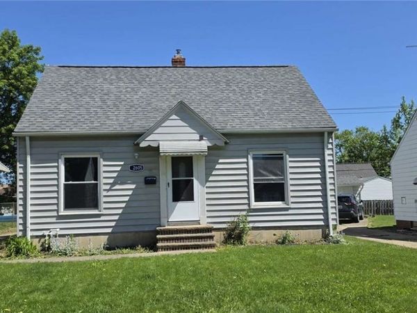 12605 Shady Oak Boulevard , Garfield Heights, OH 44125