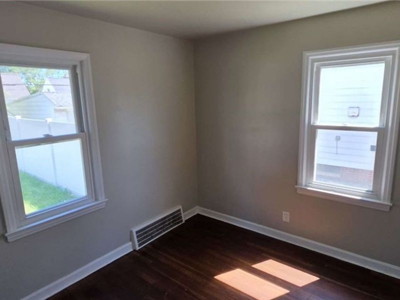 12605 Shady Oak Boulevard, Garfield Heights, OH 44125 Photo 11