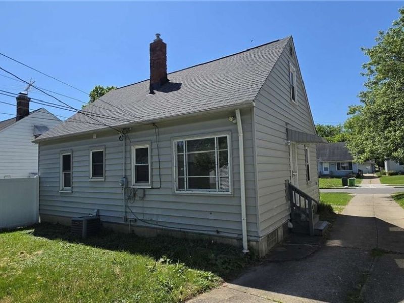 12605 Shady Oak Boulevard, Garfield Heights, OH 44125 Photo 3
