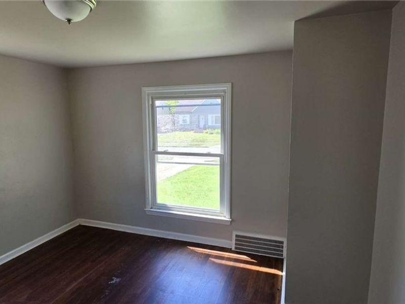 12605 Shady Oak Boulevard, Garfield Heights, OH 44125 Photo 8