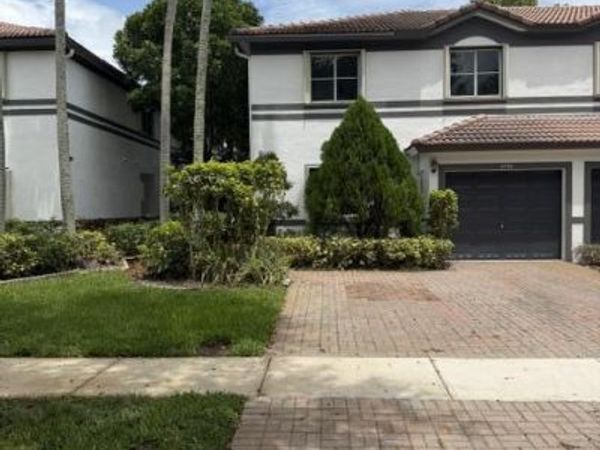 2440 NW 99th Way, Sunrise, FL 33322