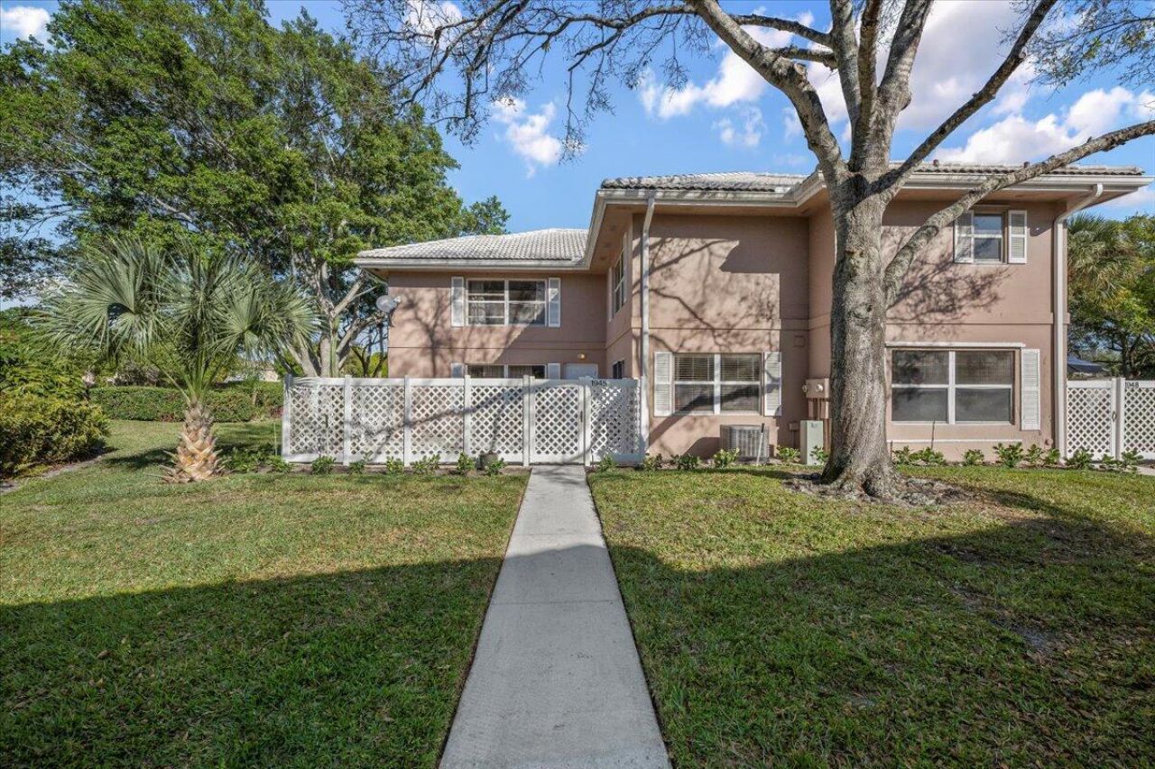 1945 Stratford Way, West Palm Beach, FL 33409 Photo