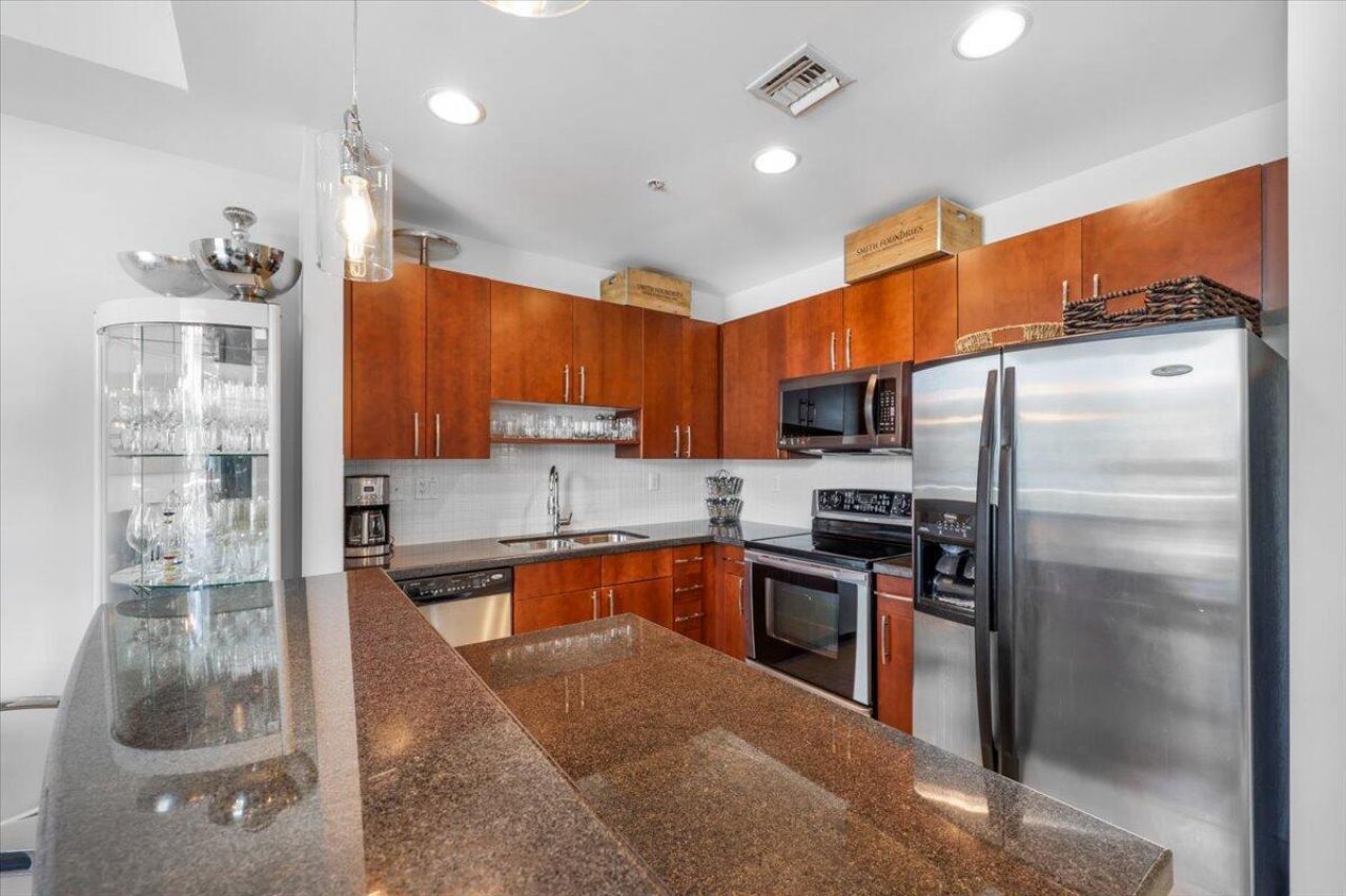 300 S Australian Avenue, Unit 717, West Palm Beach, FL 33401 Photo