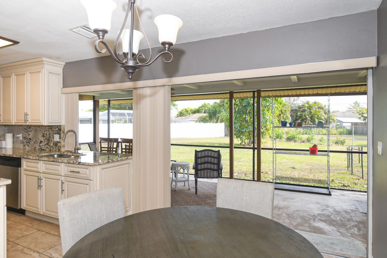 610 NW Marion Avenue, Port Saint Lucie, FL 34983 Photo