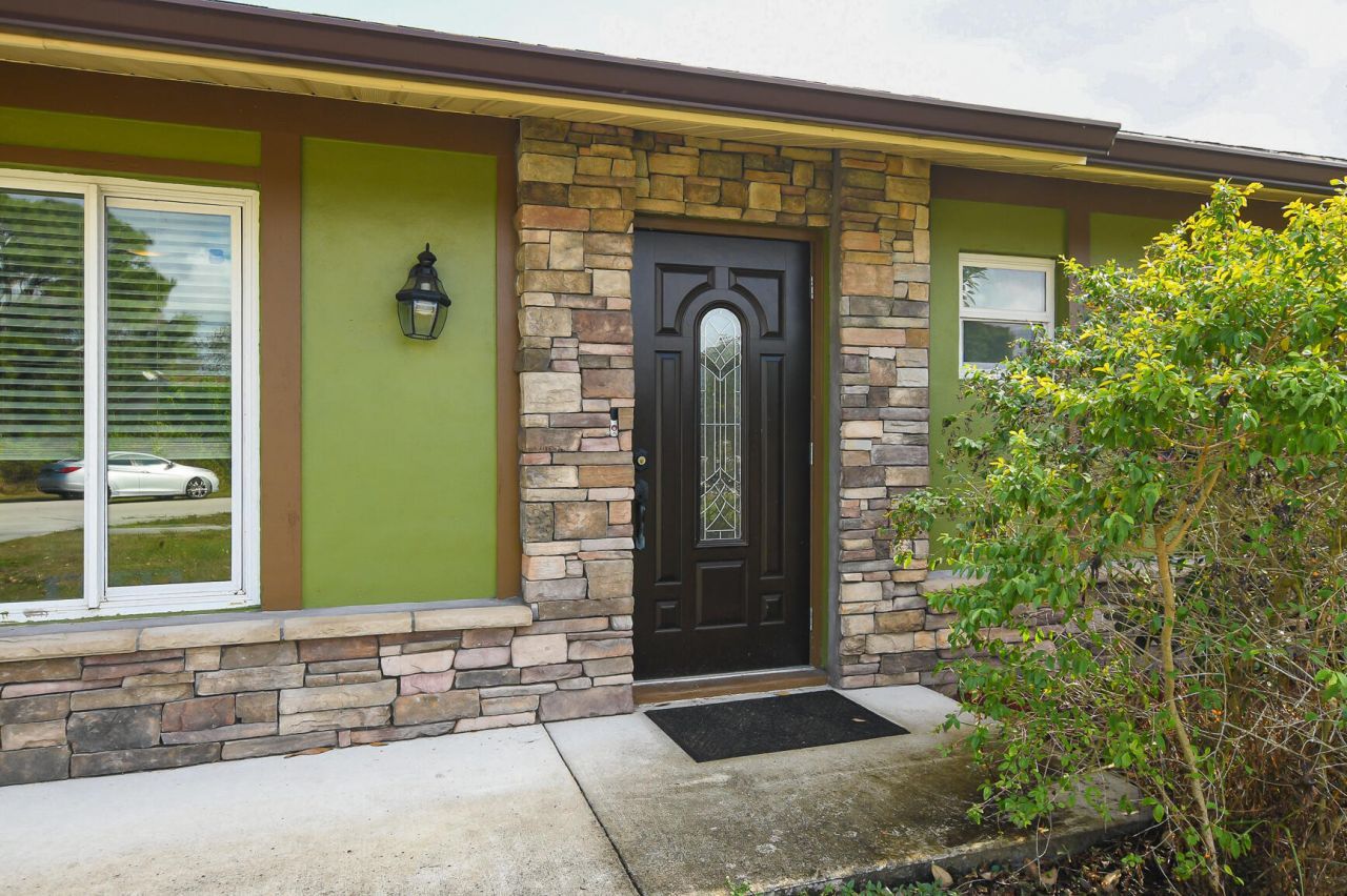 610 NW Marion Avenue, Port Saint Lucie, FL 34983 Photo