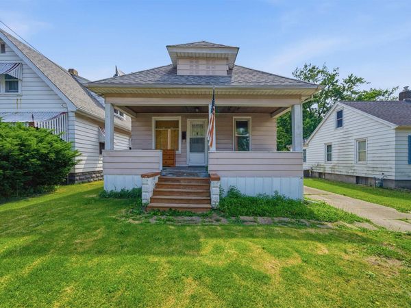 3120 N NEW YORK Avenue, Peoria, IL 61603