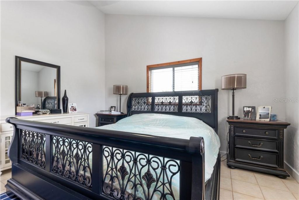 17601 1st Street E, Redington Shores, FL 33708 Photo