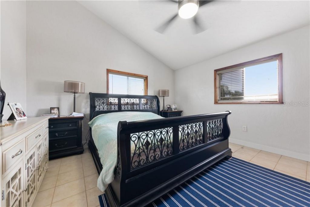 17601 1st Street E, Redington Shores, FL 33708 Photo
