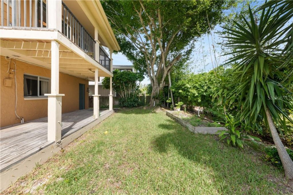 17601 1st Street E, Redington Shores, FL 33708 Photo